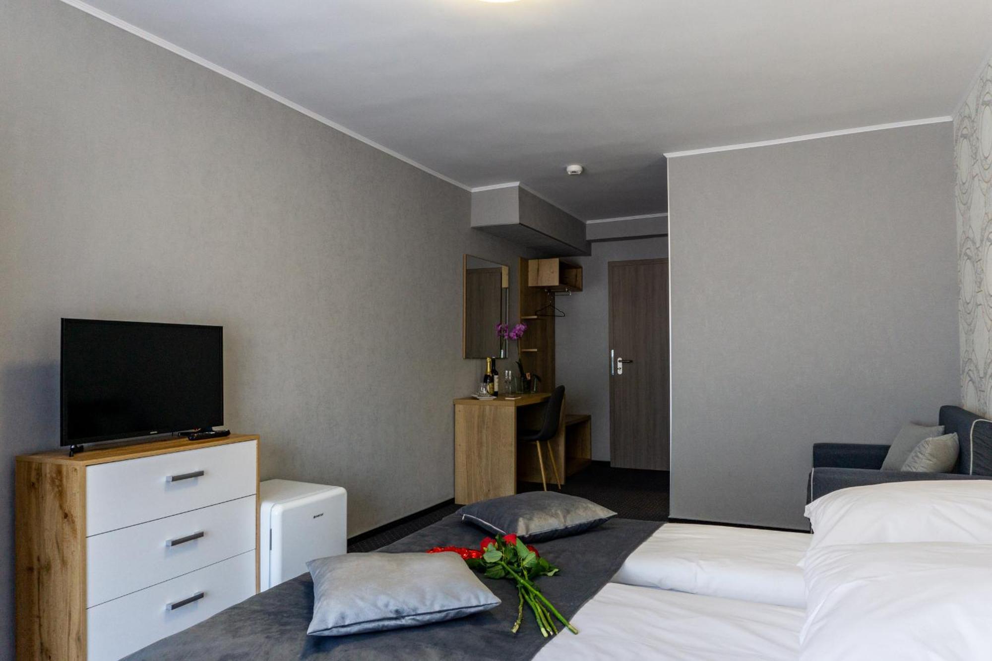 Hotel Epic Centrum Cisnădie Ruang foto