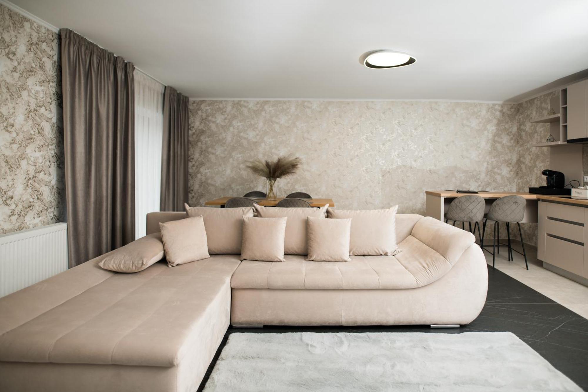 Hotel Epic Centrum Cisnădie Bagian luar foto